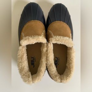 Women’s JBU Gardening Shoes Size 8